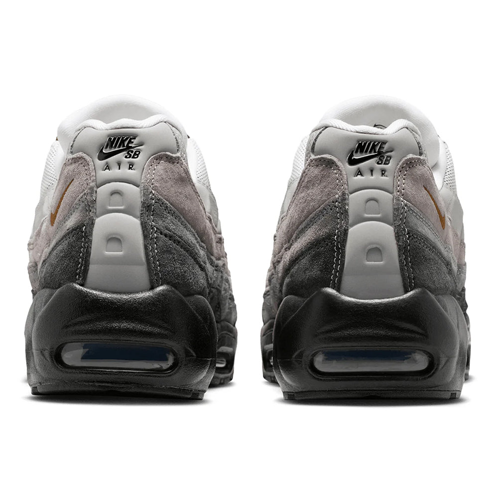本日配送 Nike SB Air Max 95 \
